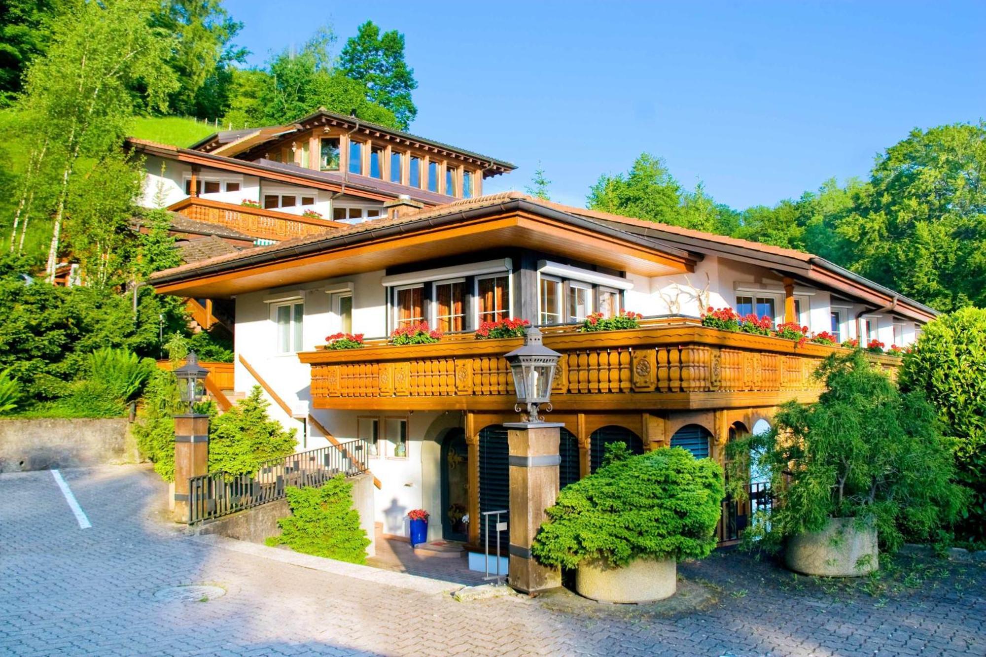 Seehotel Boutique Jaegerhof-Hubertus Faulensee Εξωτερικό φωτογραφία