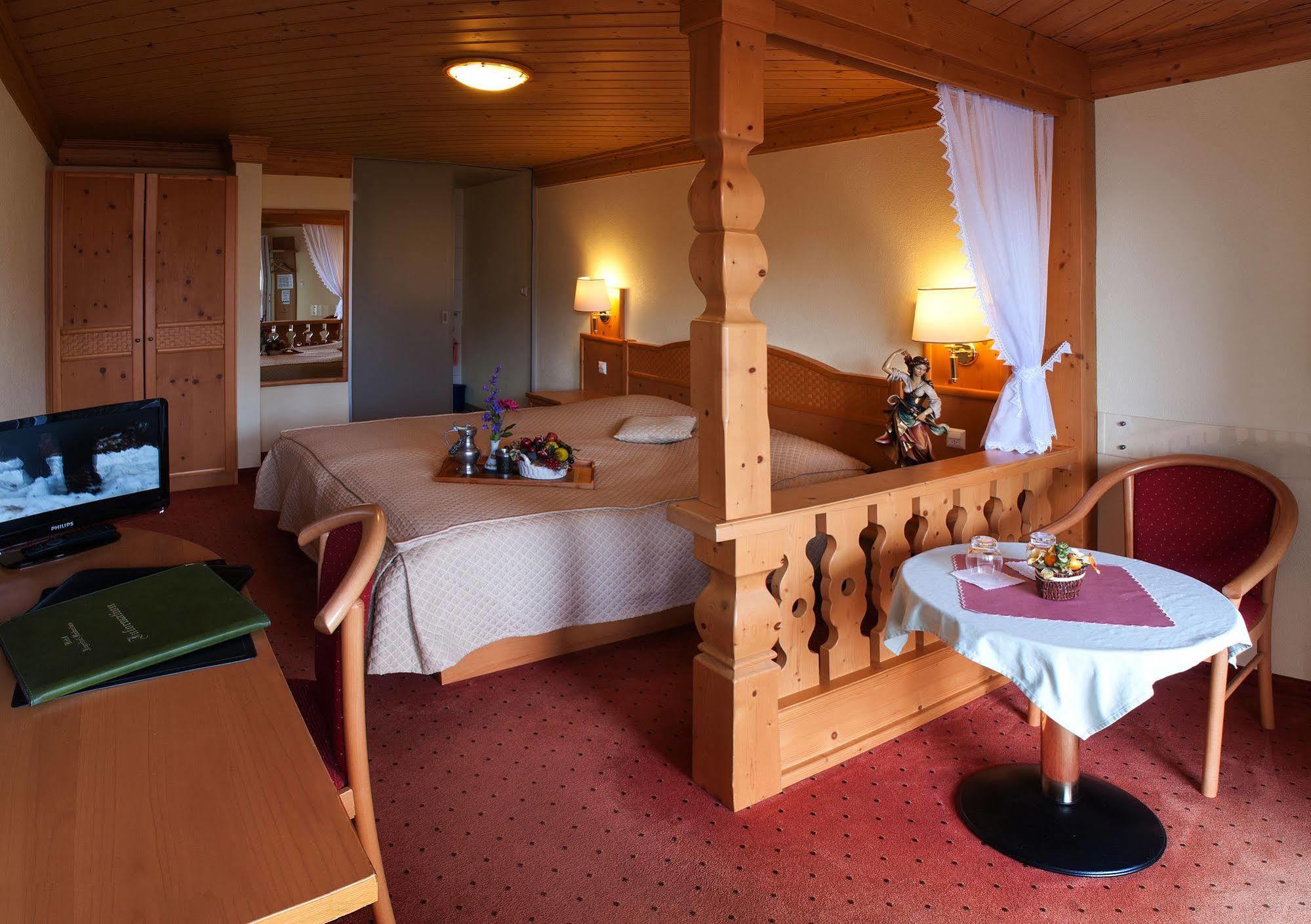 Seehotel Boutique Jaegerhof-Hubertus Faulensee Εξωτερικό φωτογραφία