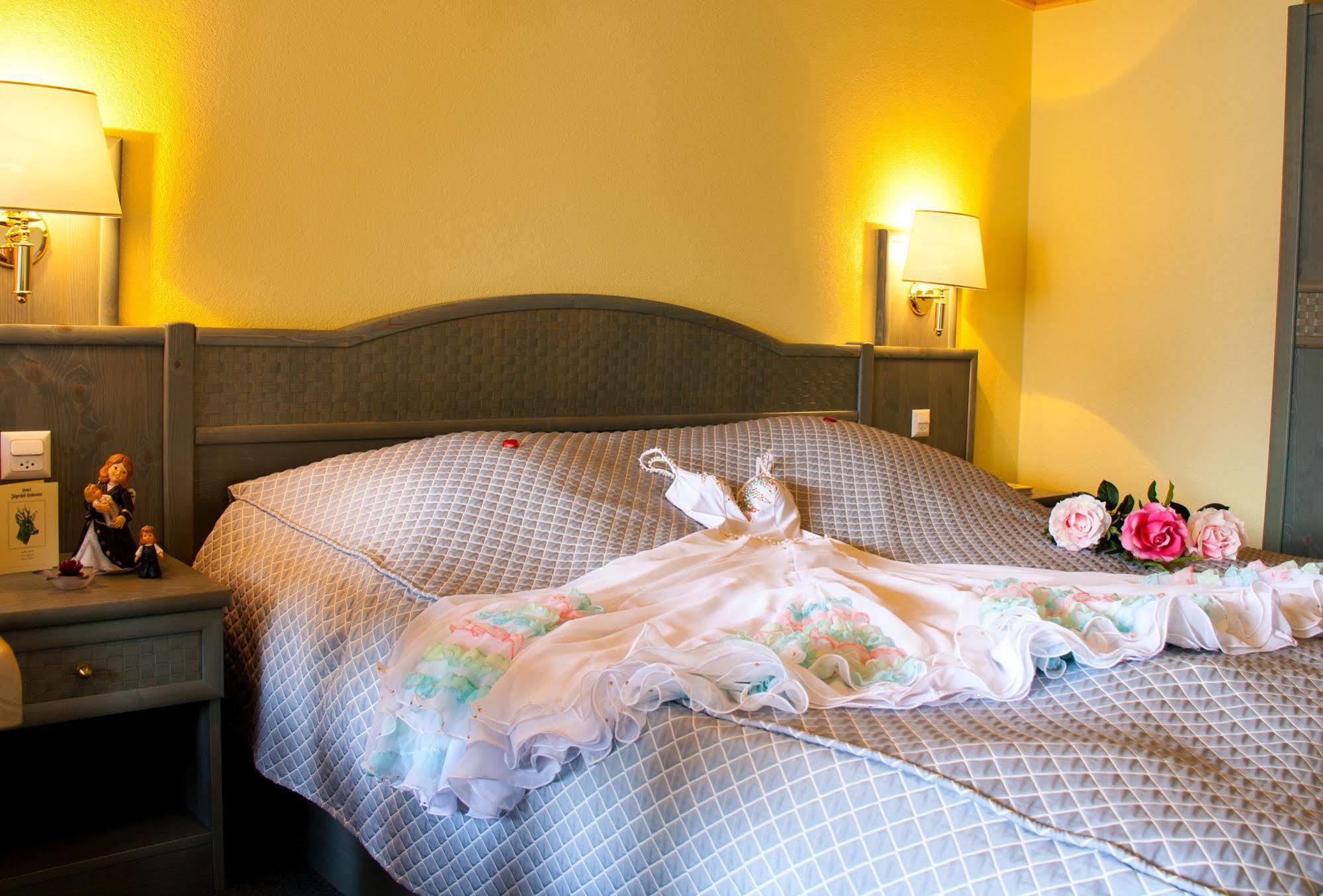Seehotel Boutique Jaegerhof-Hubertus Faulensee Εξωτερικό φωτογραφία